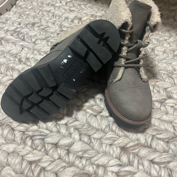 Cliffs Boots - Picture 3 of 5